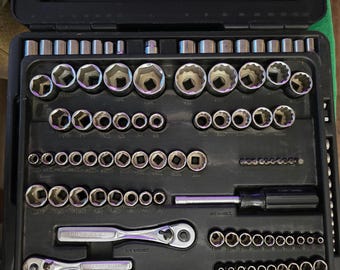 Craftsman socket set 155 pc. SAE/Metric 1/2" 3/8" & 1/4" dr. socket set with ratchet, sockets, extensions, carrying case. The tool made USA.