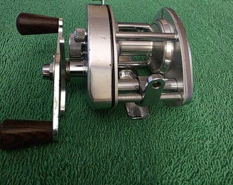 Un bon moulinet vintage Mitchell 300 fabriqué à Taiwan après