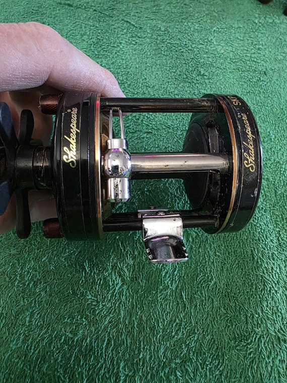 Shakespeare Model SKP 2000 Bait-casting Fishing Reel. the Fishing