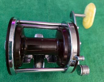 Penn Jig-Master No.500 deep sea Fishing Reel. The fishing reel works as it should. Made in USA.