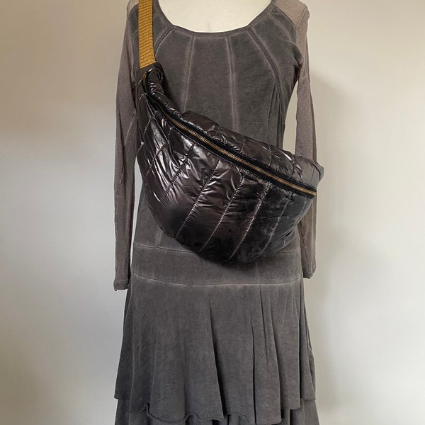 Sac banane oversize bum bag upcycling Miss Recup & Recycle y2k futuristic cyber street style