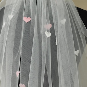 Short Veil with Hearts, White Elbow Veil, Short Bridal Veil for Wedding, Hen Do Veil, Bridal Party Gifts for Bridesmaids, Ivory Elbow Veil Pink & White Hearts