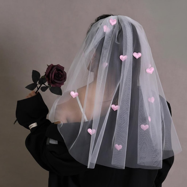 Short Veil with Hearts, White Elbow Veil, Short Bridal Veil for Wedding, Hen Do Veil, Bridal Party Gifts for Bridesmaids, Ivory Elbow Veil Pink Hearts