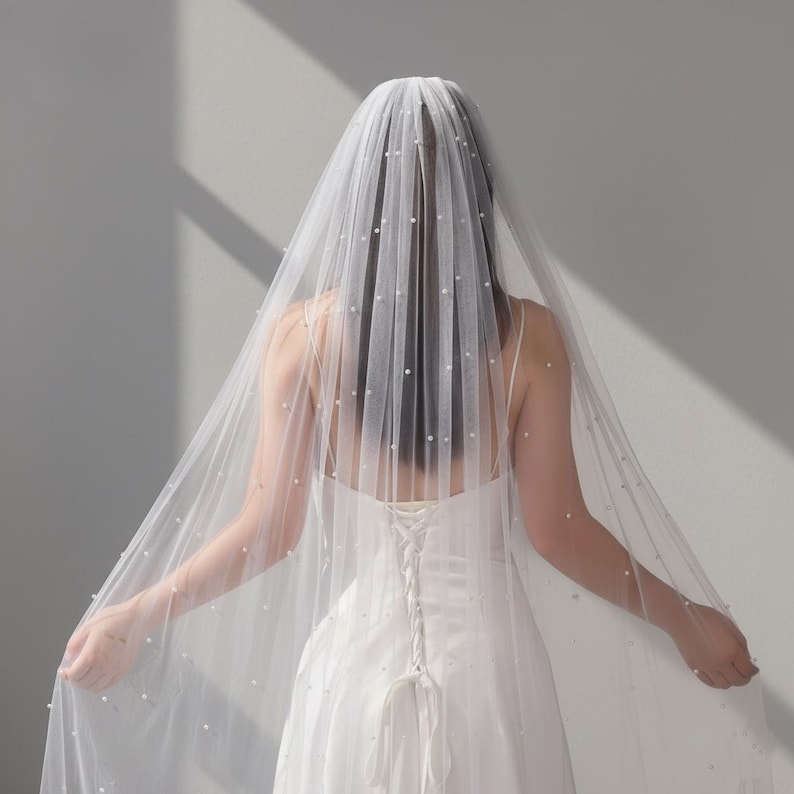 velo de novia de perlas, velo de perlas color marfil para boda, velo nupcial de perlas, velo blanco hasta la punta de los dedos, velo de capilla color marfil, velos de novia largos imagen 2
