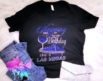 BITTE LESEN SIE DIE BESCHREIBUNG Stepping In My Birthday Like a Boss Bling Bling T-Shirt aus Kristallglas Hochwertige Glaskristalle