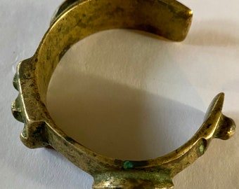 Oude Kanaänitische bronzen armband, stiergod Shor El, middenbronstijd, circa 1700-1500 v.Chr. Levant Oud Palestina