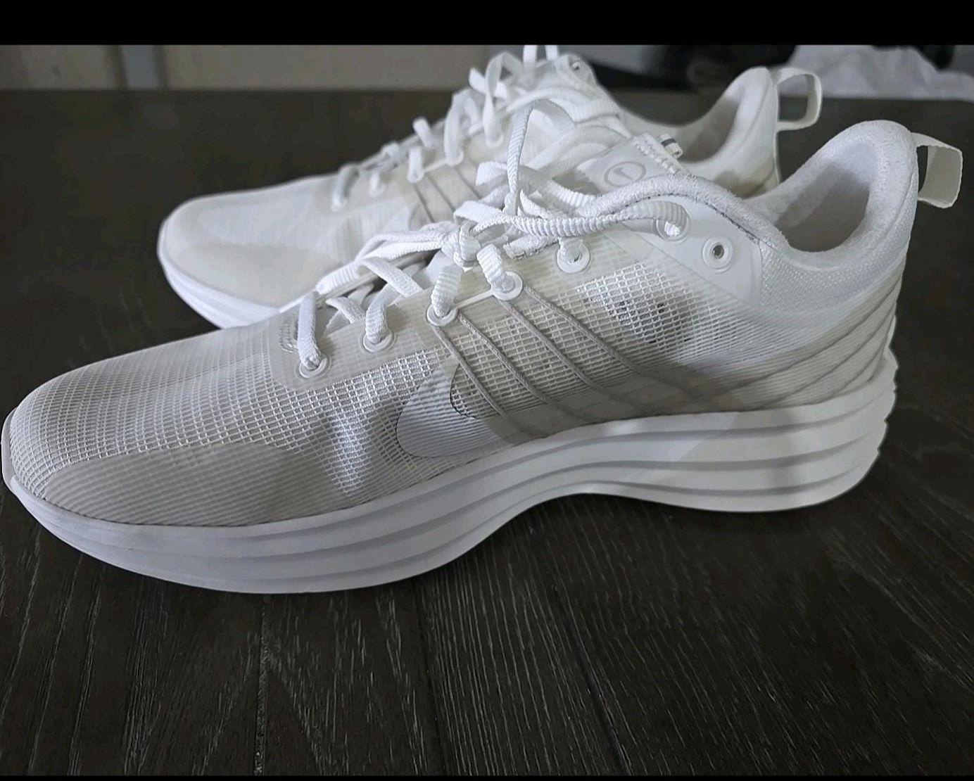 Size 11 Nike Lunar Roam Phantom and Light Bone Men