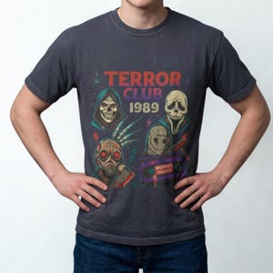 Terror Club 1989 Horror T-Shirt: Retro 80s Slasher VHS Collage Graphic 画像 5