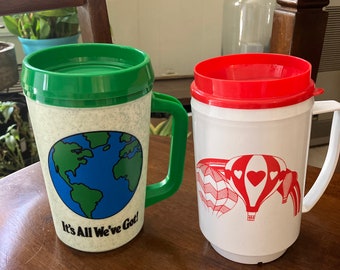 2 Vintage Insulated Hot/Cold Travel Mugs