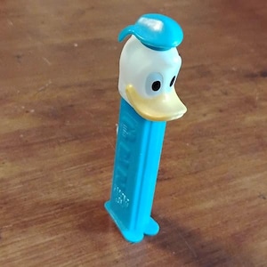 Vintage Donald Duck Pez Dispenser