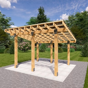 Może przedstawiać: Drewniana pergola z listwowym dachem, wsparta na czterech pionowych słupach. Konstrukcja stoi na kamiennym patio, otoczona zieloną trawą i drzewami pod błękitnym niebem.