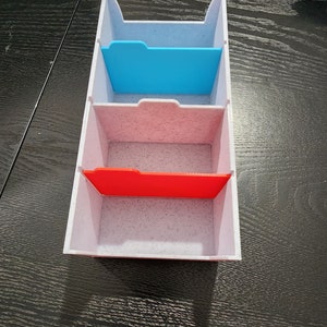 Card Deck with adjustable dividers