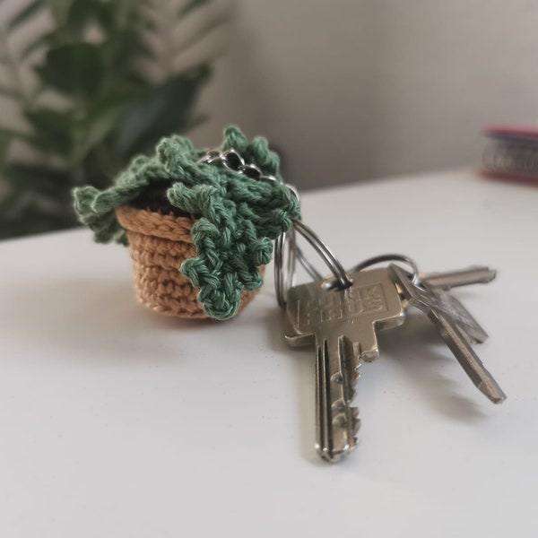 Schlüsselanhänger - Farn - Handgefertigt - Häkelpflanzen - Amigurumi - Gehäkelt - Accessoires - Anhänger