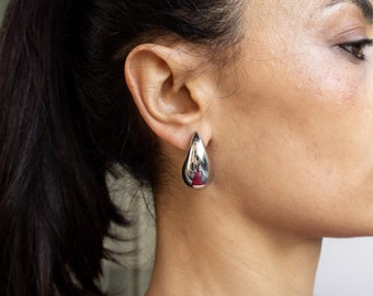 Chunky Teardrop Earrings: Bold Minimalist Jewelry