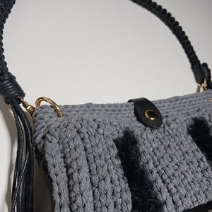 Grey crochet handbag with vintage-inspired handle, Stylish crochet purse, Elegant bag with vintage charm, Handmade urban style purse image 5