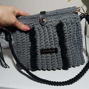 Grey crochet handbag with vintage-inspired handle, Stylish crochet purse, Elegant bag with vintage charm, Handmade urban style purse image 7