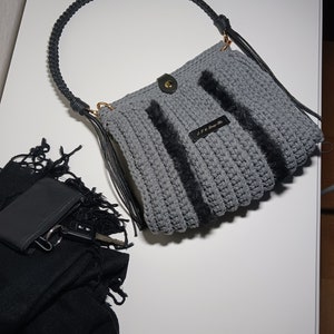 Grey crochet handbag with vintage-inspired handle, Stylish crochet purse, Elegant bag with vintage charm, Handmade urban style purse image 3