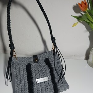 Grey crochet handbag with vintage-inspired handle, Stylish crochet purse, Elegant bag with vintage charm, Handmade urban style purse image 2