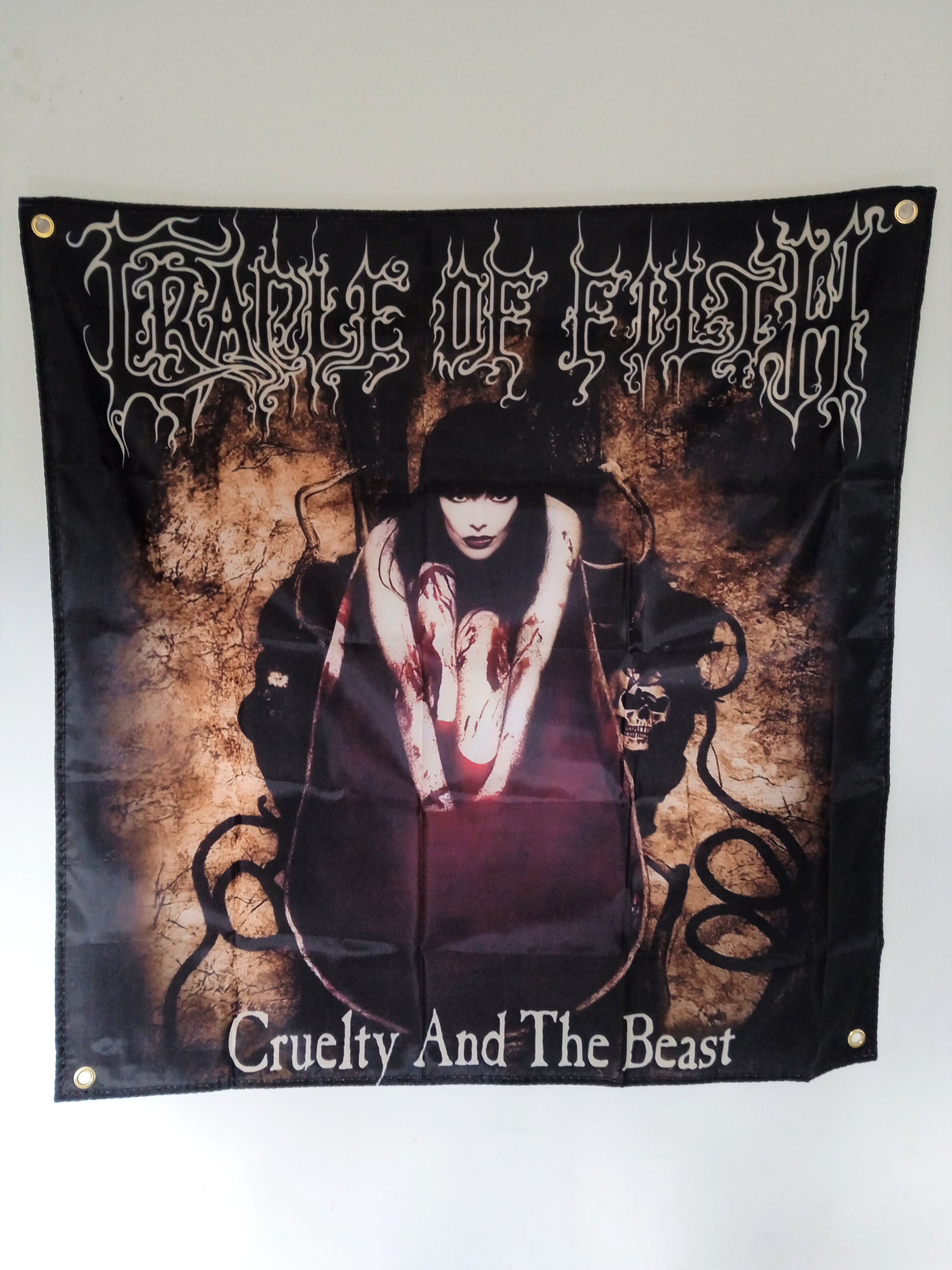 Cradle of Filth　フラッグ　布ポスター Amazon.com: Cradle of Filth Fabric Poster Flag - The