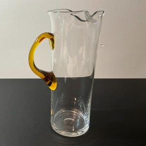 Elegant Italian Glass Pitcher | 1L Carafe/Jug with Amber Handle for Juice & Cocktails