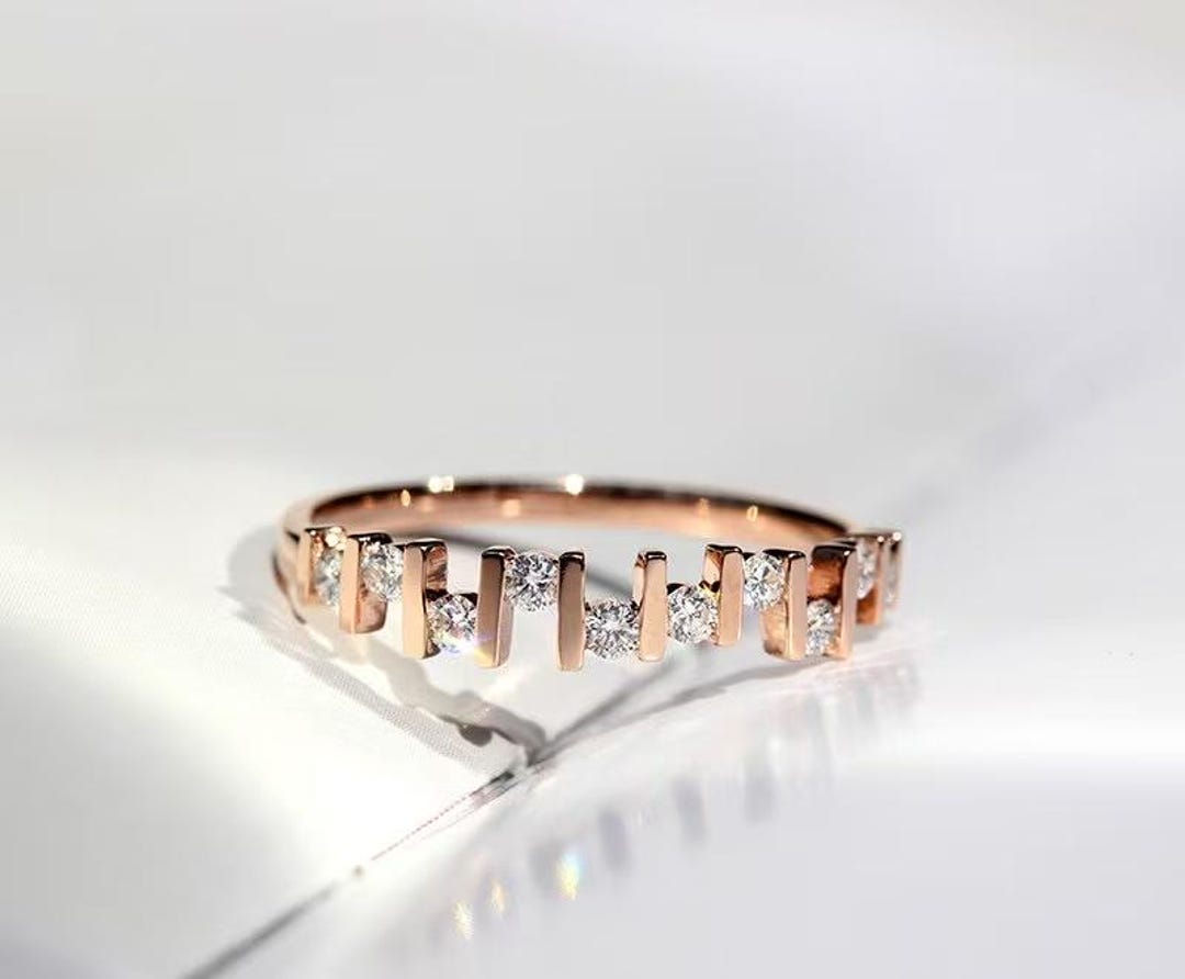 18K Gold Staggered Diamond Ring - Jane Eyre Identity - Etsy UK