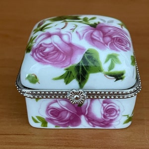 Vintage Mini Trinket Box, Pink English Roses and Ivy, Silvertone Frame Work, Vintage Gift