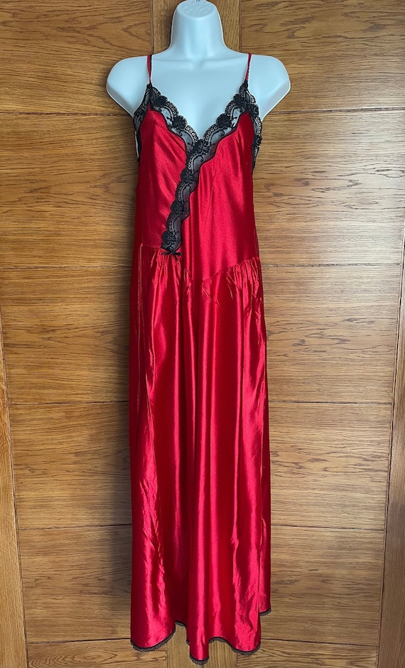 1970s Czarina Nightgown Size 8 to 10, Red with Bla