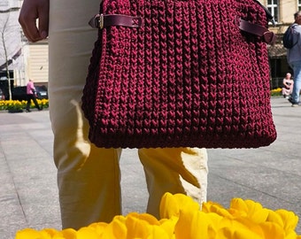 Crochet Tote Megans Tasche, Gestrickt, handgemacht, von Meisterklasse BilykStudio Business Style, ein Laptop, Tablet, die Farbe ist Wein 13,78 "10,63."