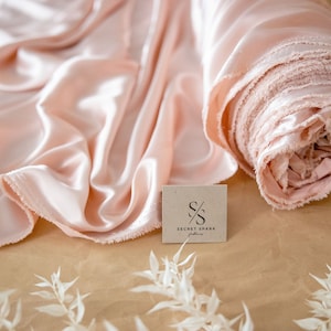 Tessuto in raso di seta morbido e leggero, elasticizzato in un modo, ideale per matrimoni e fodera, sottoveste / iconico