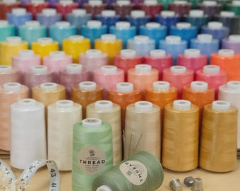 Hilo de coser multiusos de 86 colores, 6000 yardas, 40/2, 120 g, hilo para remalladora, cono de hilo para coser a máquina y a mano 100 % poliéster