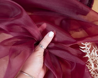 Burgundowa, przezroczysta, kryształowa organza cięta na wymiar – szerokość 60 cali, jednolita, przezroczysta organza z połyskiem, idealna do mody i rękodzieła | Glimmer