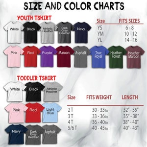 Pode incluir: Tabelas de tamanhos e cores para camisetas de jovens e crian&ccedil;as pequenas. A tabela mostra diferentes cores e tamanhos para camisetas de jovens, incluindo branco, preto, cinza atl&eacute;tico, cinza escuro, azul marinho, rosa, vermelho, roxo, marrom, asfalto, azul royal, floresta de urze e marrom de urze. A tabela tamb&eacute;m mostra diferentes tamanhos e faixas de peso para camisetas de crian&ccedil;as pequenas, incluindo branco, preto, cinza atl&eacute;tico, rosa, vermelho, azul claro, azul marinho, cinza escuro e asfalto.