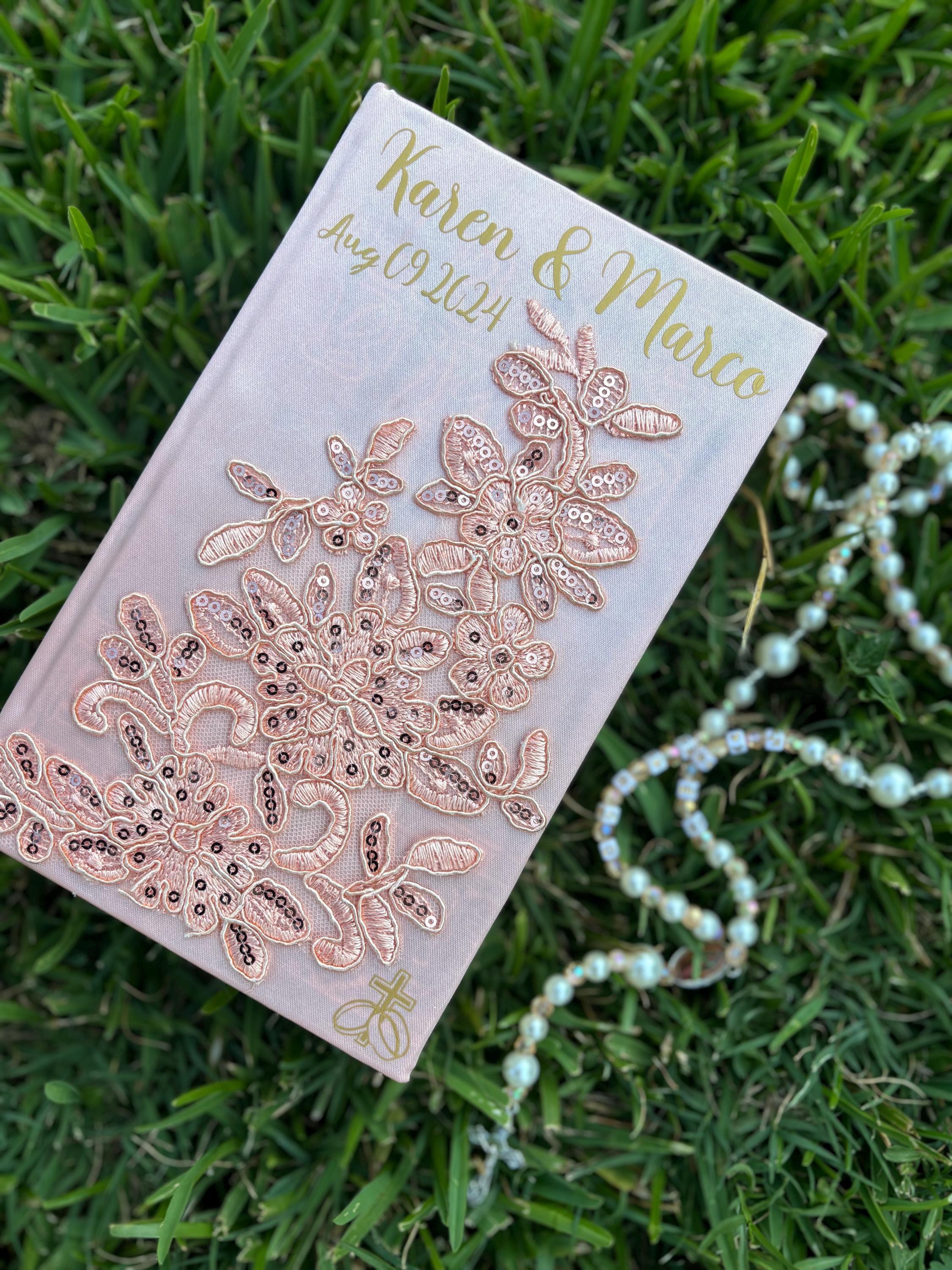 Biblia y rosario boda México