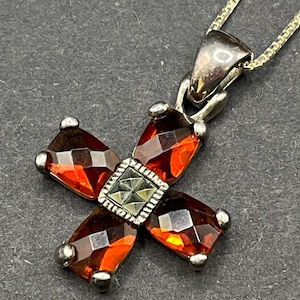 Vintage Sterling Silver Garnet Red  Cross Pendant and Necklace 17 1/2&quot;