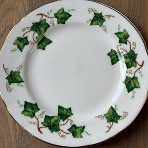 Vintage Colclough Ivy Leaf Green and White 6.25&quot; England