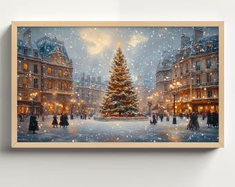 Puede incluir: Una escena de calle parisina nevada con un gran árbol de Navidad en el centro. Los edificios están decorados con luces y hay gente caminando. La escena está pintada en un estilo realista.