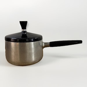 Cacerola y tapa de aluminio Vintage Wear-Ever de 1 cuarto de galón R-781 - MCM Atomic