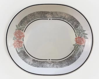 Bandeja ovalada vintage Corelle Silk & Roses de 31 cm (12 1/4") con diseño de flores rosas de Corning, años 90.