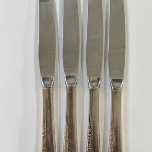 4 Vintage Dinner Knives - Oneida Caprice Nobility Plate Silverplate Flatware