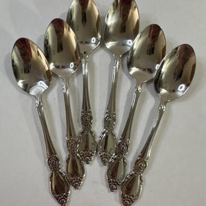 オナイダ・プランテーション ステンレス製カトラリー 6本入り - ローズフローラルスクロール柄 - 6インチ