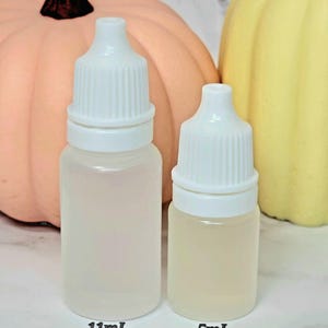 Hanging Car Diffuser: Flower Air Freshener with Rhinestone and Dried Flowers 11ml Refill Bottle