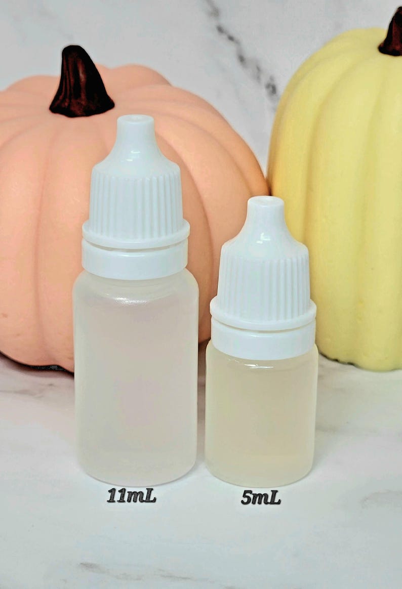 Hanging Car Diffuser: Flower Air Freshener with Rhinestone and Dried Flowers 11ml Refill Bottle