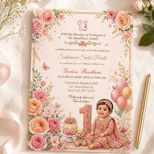 Op de afbeelding: Een rechthoekige uitnodigingskaart met roze en perzikkleurige bloemenillustraties, een gouden rand en tekst die een Sukhmani Sahib Paath aankondigt voor de 1e verjaardag van Gurleen Randhawa, inclusief een kind, taart en ballonnen.