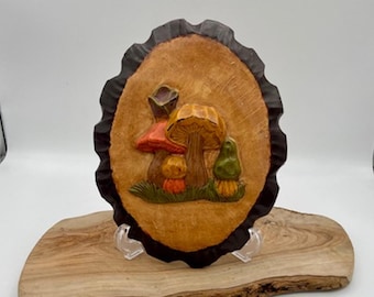 Targa da parete ovale in gesso "Marvelous Mushrooms" degli anni '70, dipinta a mano, altezza 9,5", vintage - COME TROVATA