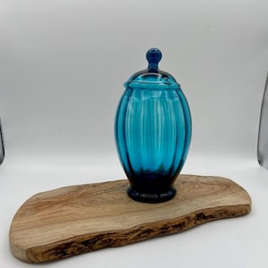 Frasco de boticario vintage italiano Empoli azul verdoso de 21,5 cm de alto con tapa de MCM