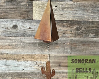 Schwermetall-Windspielglocke, anpassbare Windspielfarbe & Windfänger, dreieckige rustikale Glocke, rostiges Metall Kunst