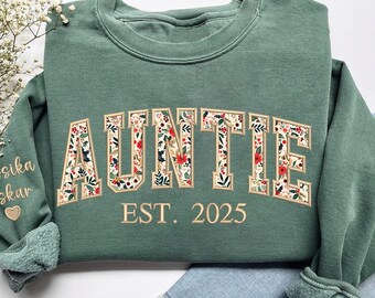 Custom Embroidered Auntie Sweatshirt, Auntie Floral Applique Sweatshirt, Auntie Sweatshirt, Gifts For Nana, New Grandma Gifts,Auntie Hoodies