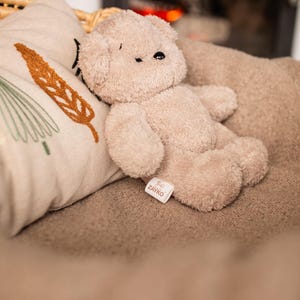 Mjuk plyschleksak med vitt brus – Björn | Avtagbar ljudmodul | Babyshowerpresent bild 15