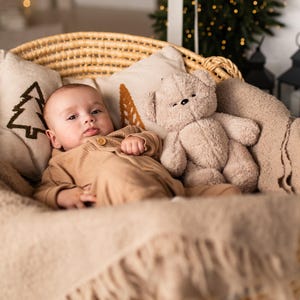 Mjuk plyschleksak med vitt brus – Björn | Avtagbar ljudmodul | Babyshowerpresent bild 18