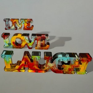 Live Love Laugh-Home Art Decoración. Signo de resina inspirador colorido